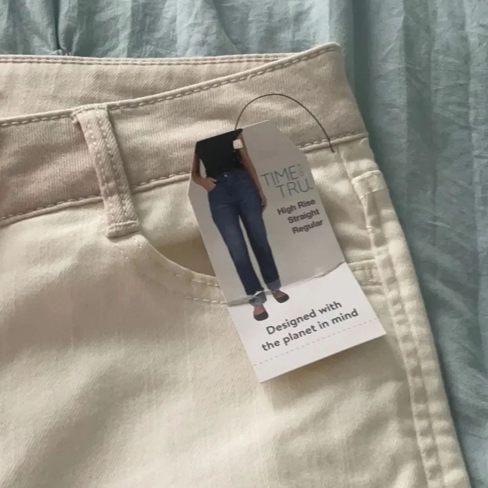 NWT SZ 10 Time and Tru Cream Tan Cuff High-Rise Straight Jeans - Picture 7 of 11